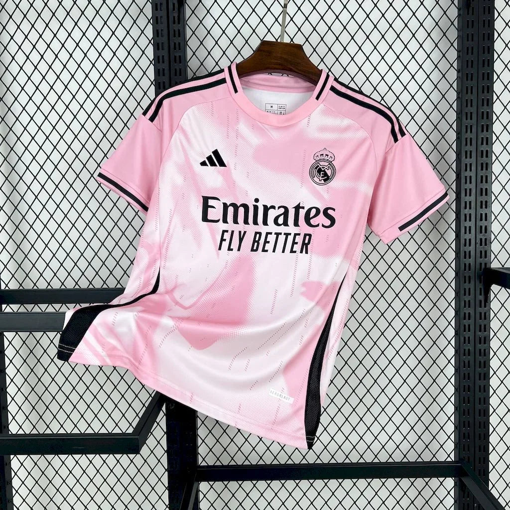Maillot Real Madrid Concept Rose & Blanc 2025 : vue avant